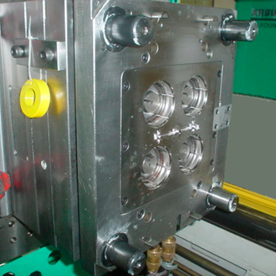 Infraestrutura – Injecom – Injeção de Peças Plásticas Técnicas e ...