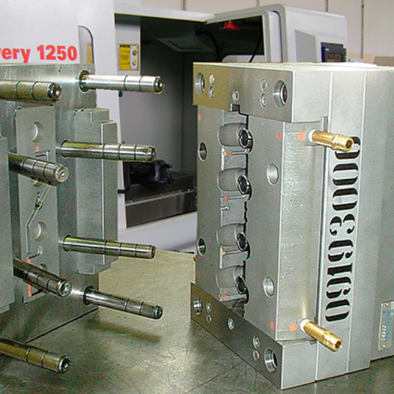 Infraestrutura – Injecom – Injeção de Peças Plásticas Técnicas e ...