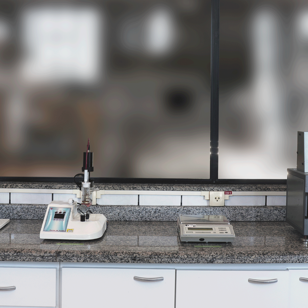 Infraestrutura – Injecom – Injeção de Peças Plásticas Técnicas e ...